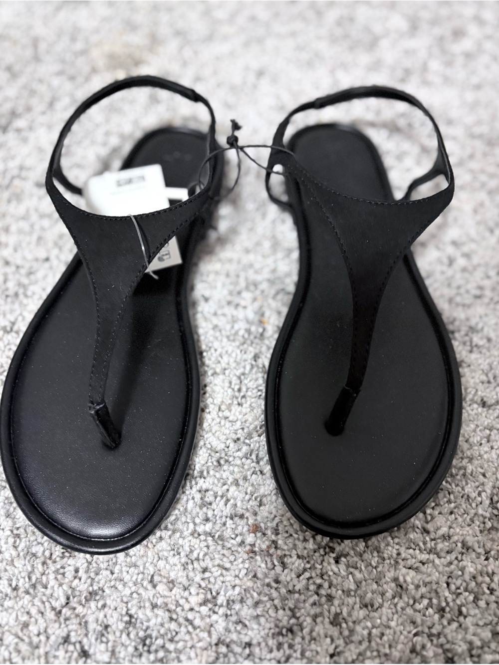 NWT Black Thong T-Strap Sandals – Size 8